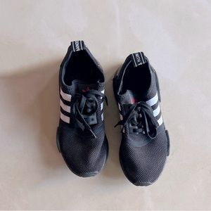 Adidas black athletic shoes for boys size 4 1/2
